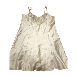 Victoria’s Secret Y2K Ivory Satin Lace Chemise Bridal M